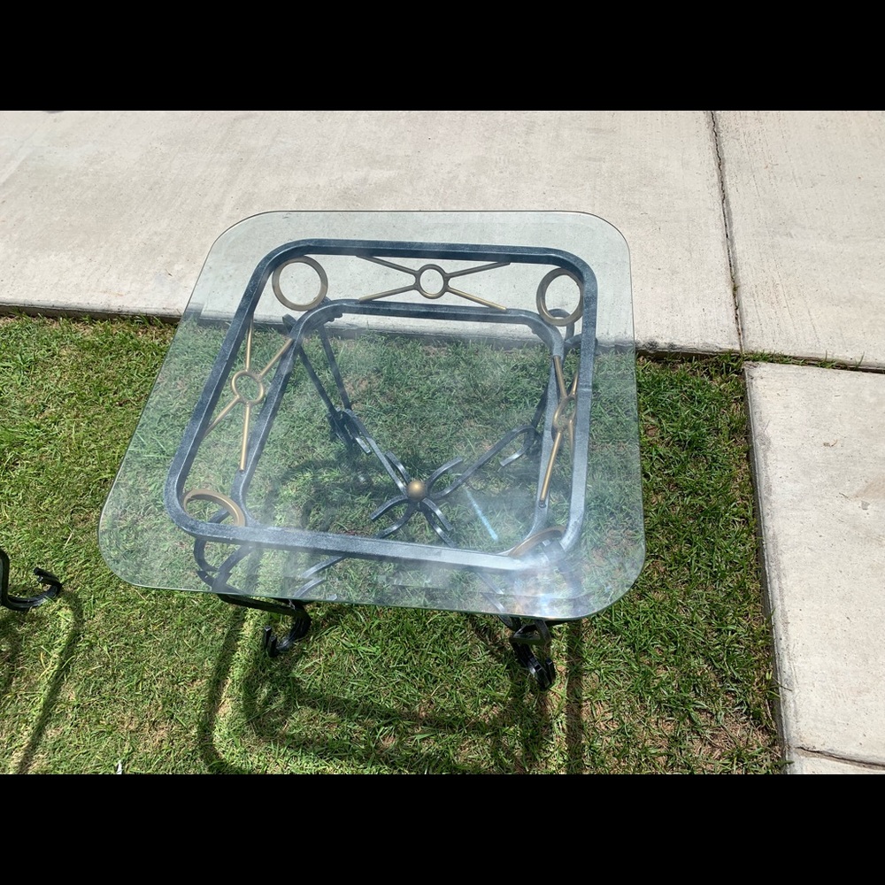 Glass tables - Picture 3 of 4